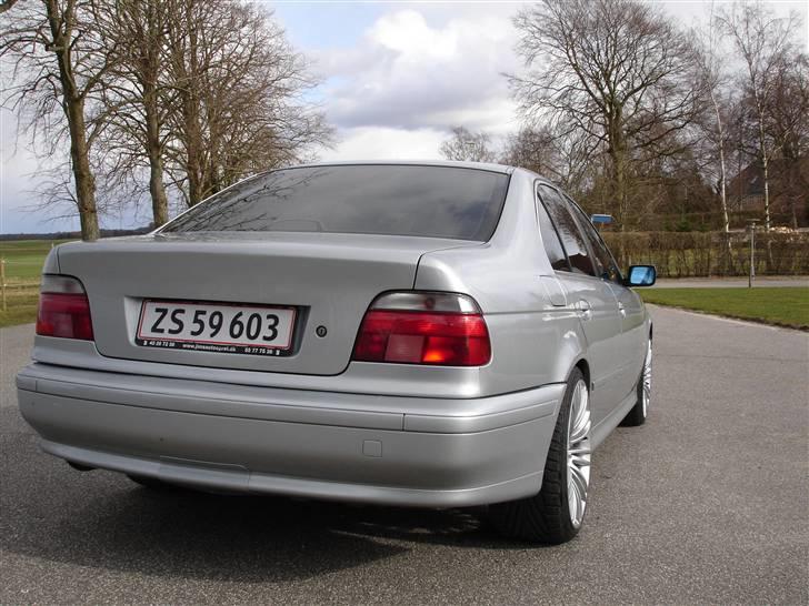 BMW E39 528i  *SOLGT* billede 4