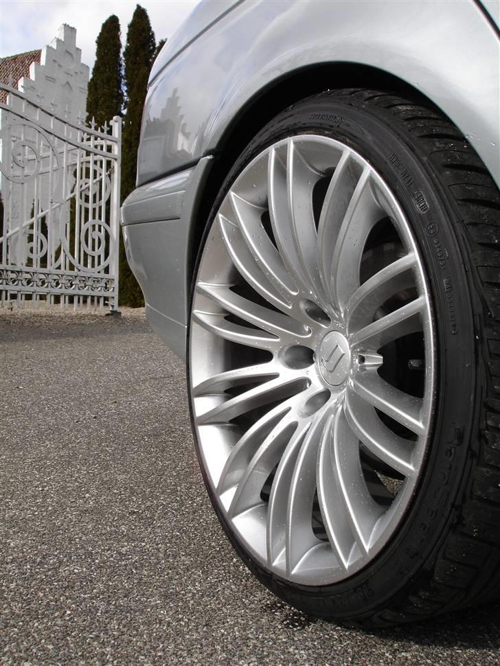 BMW E39 528i  *SOLGT* billede 6