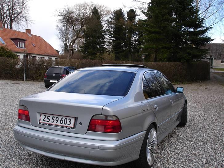 BMW E39 528i  *SOLGT* billede 14