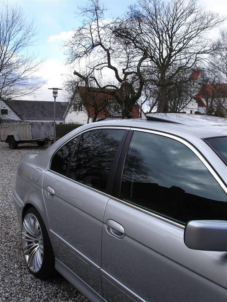 BMW E39 528i  *SOLGT* billede 15