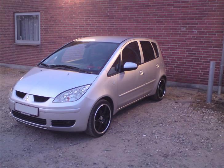 Mitsubishi Colt C30 1,5 Solgt - Så kom der nye Fælge og dæk på :) billede 1