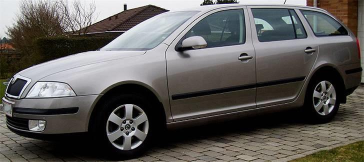 Skoda Octavia Combi Elegance billede 1