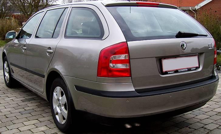 Skoda Octavia Combi Elegance billede 2