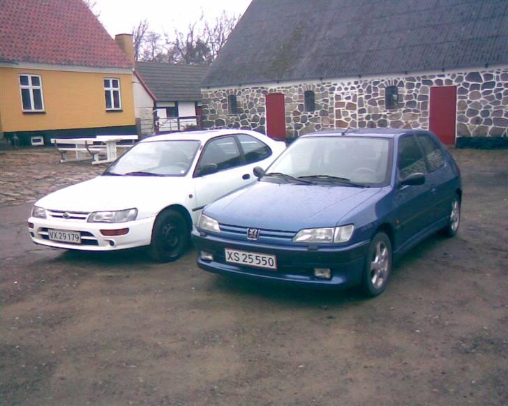 Peugeot 306 XSI SOLGT - min bror´s corolla gsi ved siden af. billede 13