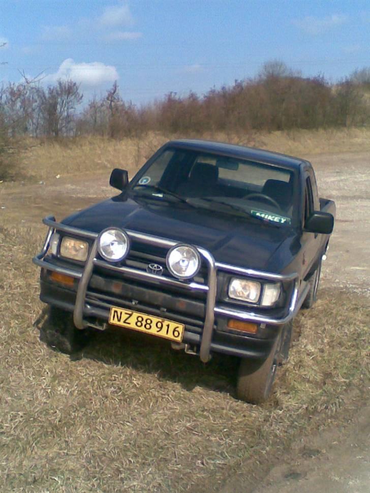 Toyota Hilux 4x4 billede 1