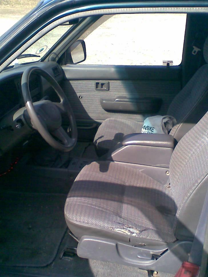 Toyota Hilux 4x4 billede 4