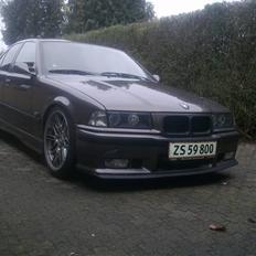 BMW 328i *TOTALSKADET*