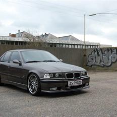 BMW 328i *TOTALSKADET*