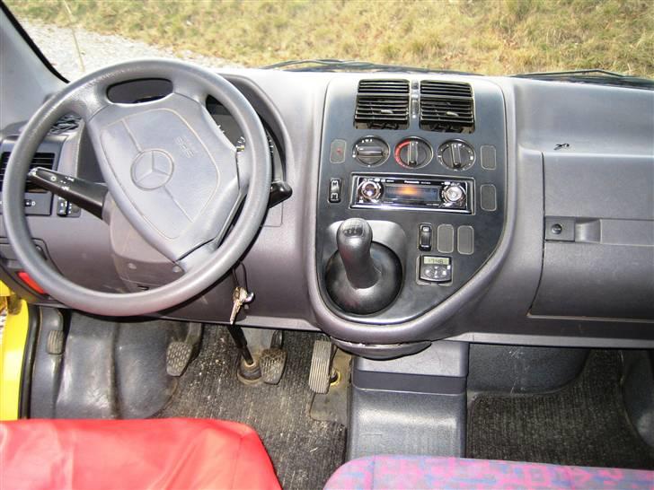 Mercedes Benz Vito 110 2,3TD -=Byttet=- - Har rundet de 320 tusinde, men det går bare godt:) billede 10