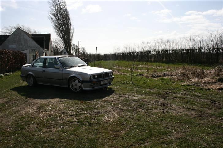 BMW 320i - 327i(SOLGT) billede 4