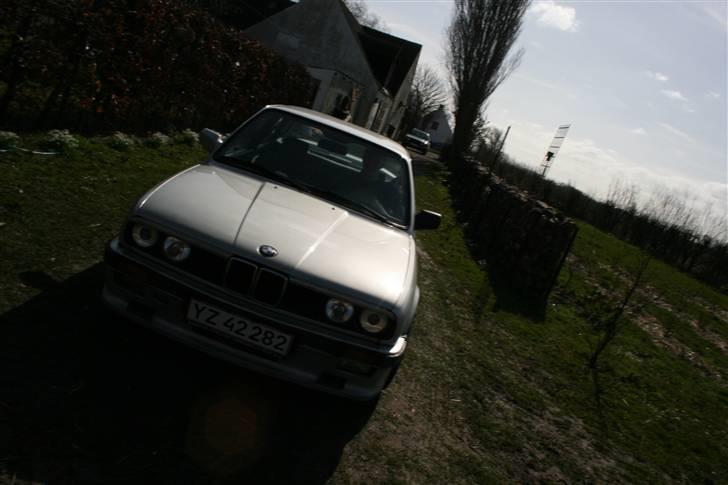 BMW 320i - 327i(SOLGT) billede 9