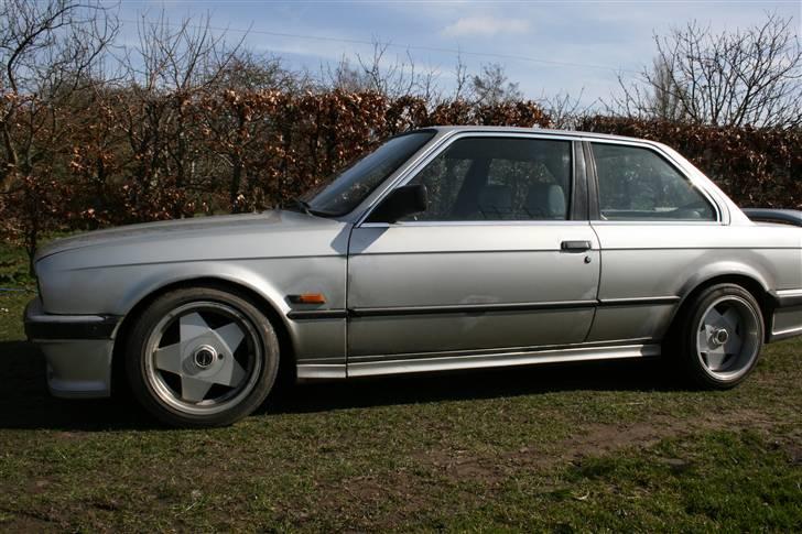 BMW 320i - 327i(SOLGT) billede 10