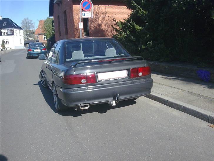 Mitsubishi Lancer Glxi **Solgt** - Her med de "nye" lygter.. Rød og sort tonet uden det er overdrevet. billede 11