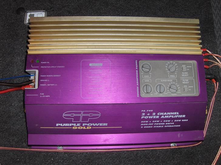 Mazda 323s (TOTALT SKADET) billede 11