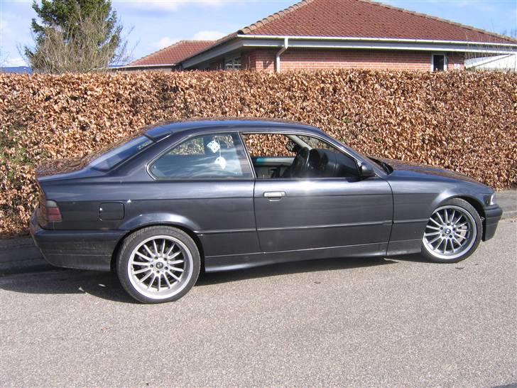 BMW 320 i coupe billede 6