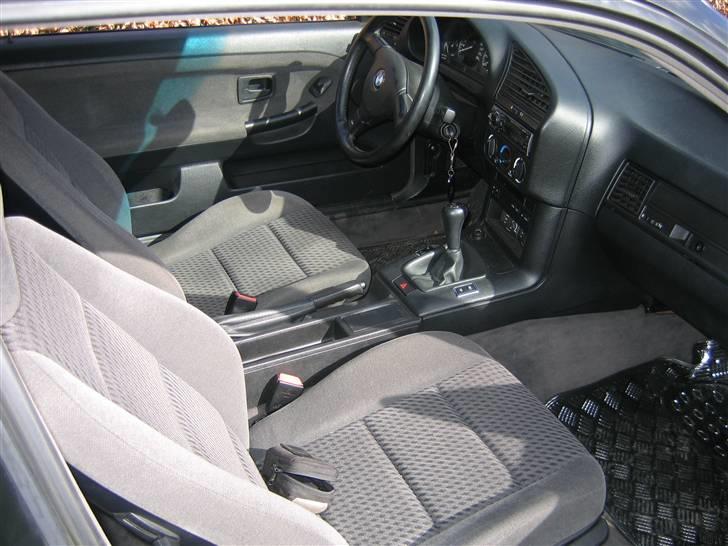 BMW 320 i coupe billede 8