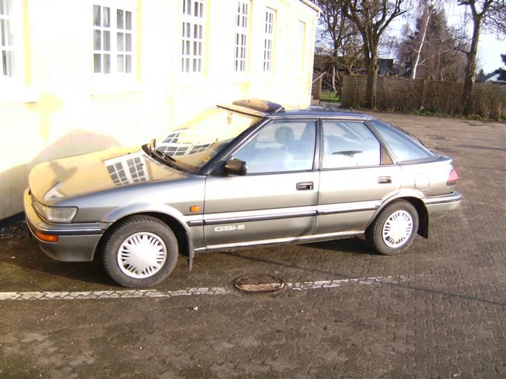 Toyota corolla SOLGT billede 1