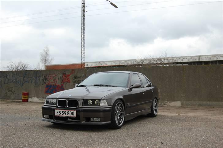 BMW 328i *TOTALSKADET* billede 5