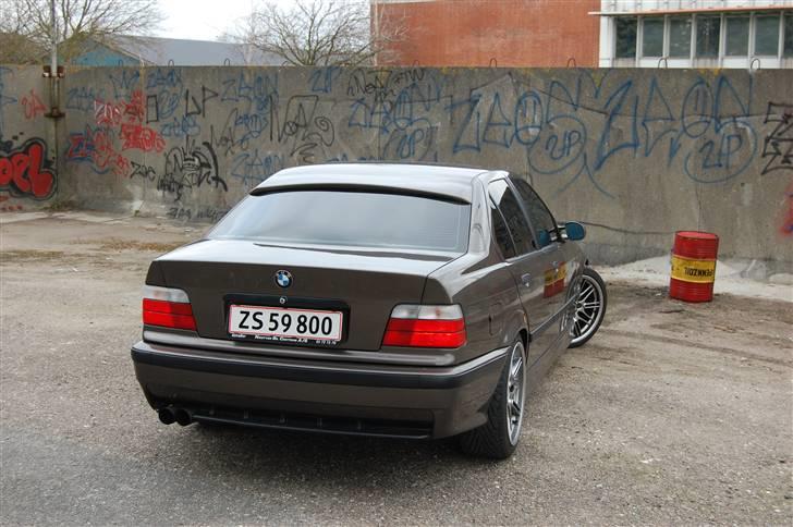 BMW 328i *TOTALSKADET* billede 7