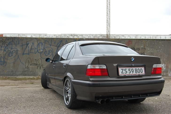 BMW 328i *TOTALSKADET* billede 8