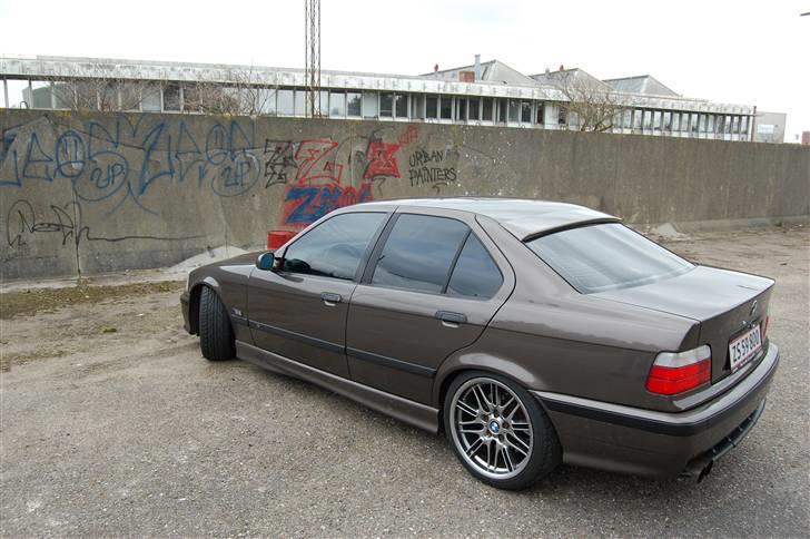 BMW 328i *TOTALSKADET* billede 9