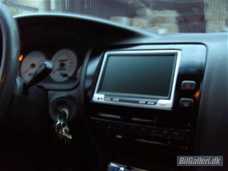 Toyota Corolla GSI SOLGT - min skærm :) lækkert at kunne se lidt film:) billede 7