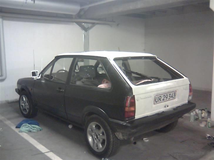 VW Polo - LYSERØD<3 solgt - nymalet!!! så mangler jeg bare at male alt det hvide, pink. :)  billede 7