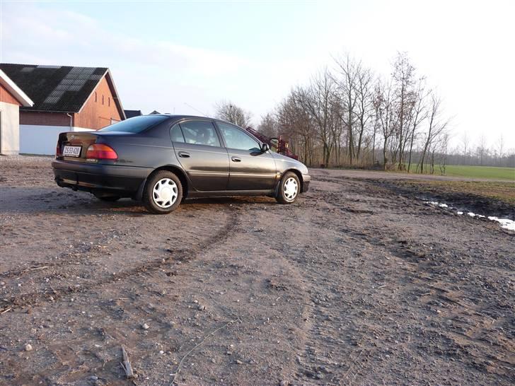 Toyota Avensis 2.0 Sol solgt billede 6