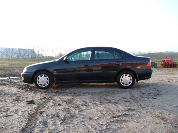 Toyota Avensis 2.0 Sol solgt billede 8