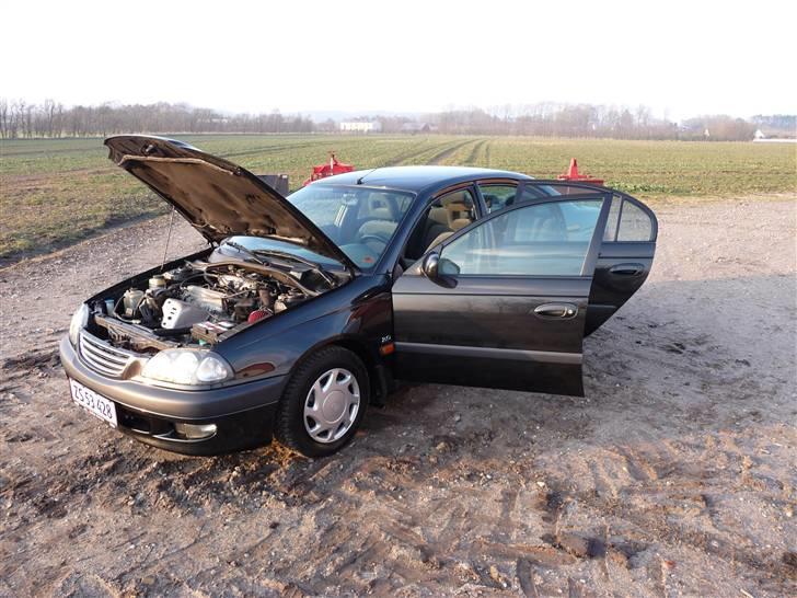 Toyota Avensis 2.0 Sol solgt billede 9