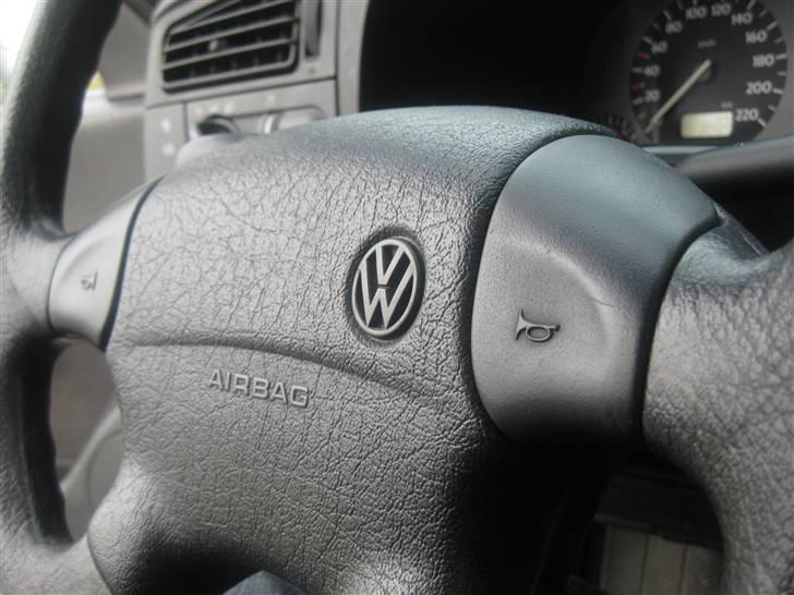 VW Vento - lækkert 4 egers rat.  billede 6
