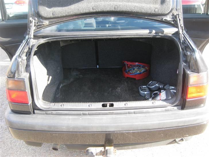 VW Vento - Rigtig stort bagagerum. Virkelig lækkert. billede 13