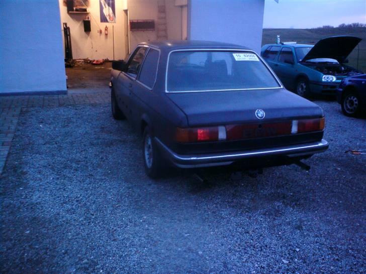 BMW E21 323i SOLGT billede 6