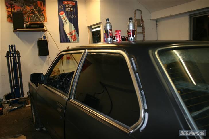 BMW E21 323i SOLGT billede 8