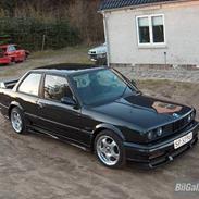 BMW 325i solgt