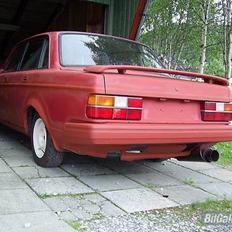 Volvo 240 aka Michelle