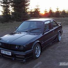 BMW 325i solgt