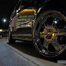 VW Touran 2.0 TDI DSG *SOLGT