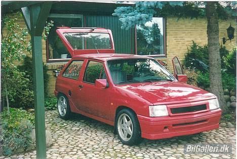 Opel vectra 2000 16v  stjålet  - min første bil  corsa a 1,6 gsi købte den da jeg var blevet 17 billede 8