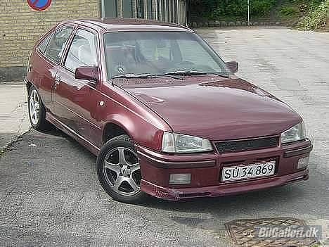 Opel Kadett E Skrottet - Sådan så den nogenlunde ud da jeg købte den i 2003 (bortset fra fælge baglygter og udstødning) billede 2