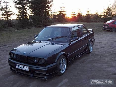 BMW 325i solgt billede 1