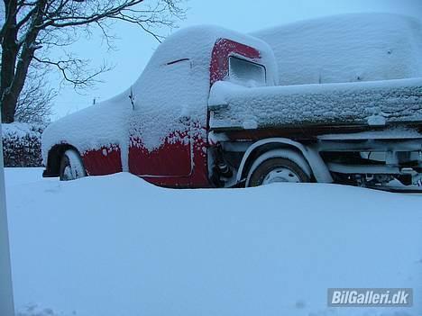 Volvo P210 ladvogn - Taget under snestormen 27/12-05 billede 2