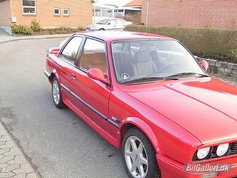 BMW E30 320i - Nypoleret - Ny model front billede 4