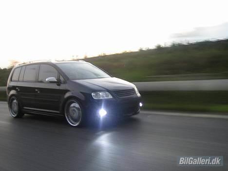 VW Touran 2.0 TDI DSG *SOLGT - Så kom chrom spejlene på billede 4