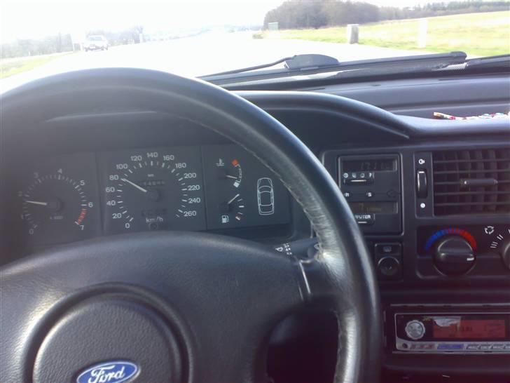 Ford Scorpio 2,9I Ghia 24V Cos billede 5