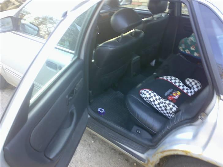 Ford Scorpio 2,9I Ghia 24V Cos billede 8