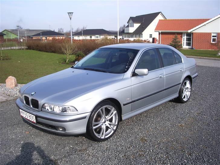 BMW 520 E39 SOLGT billede 2