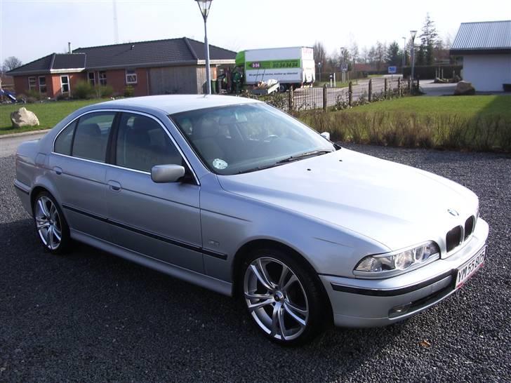 BMW 520 E39 SOLGT billede 3
