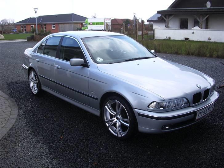 BMW 520 E39 SOLGT billede 4