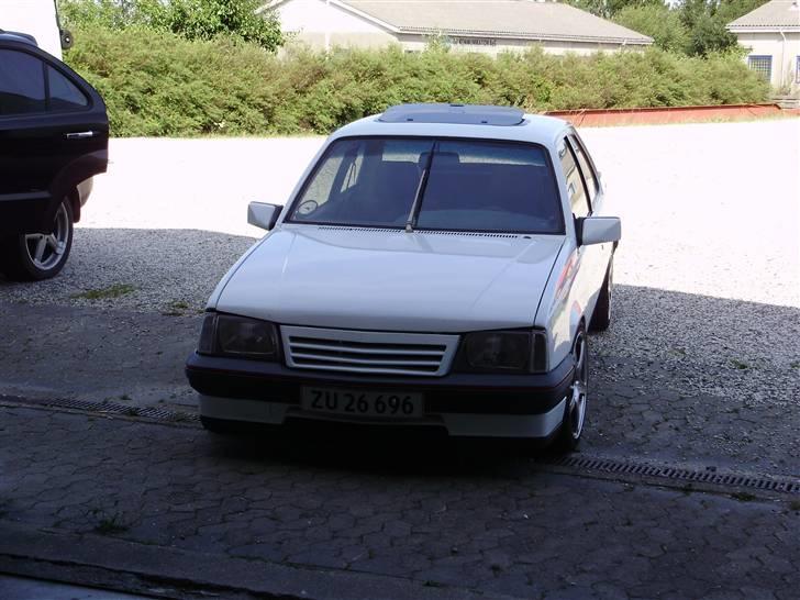 Opel Ascona C Hvid - 2009 billede 2